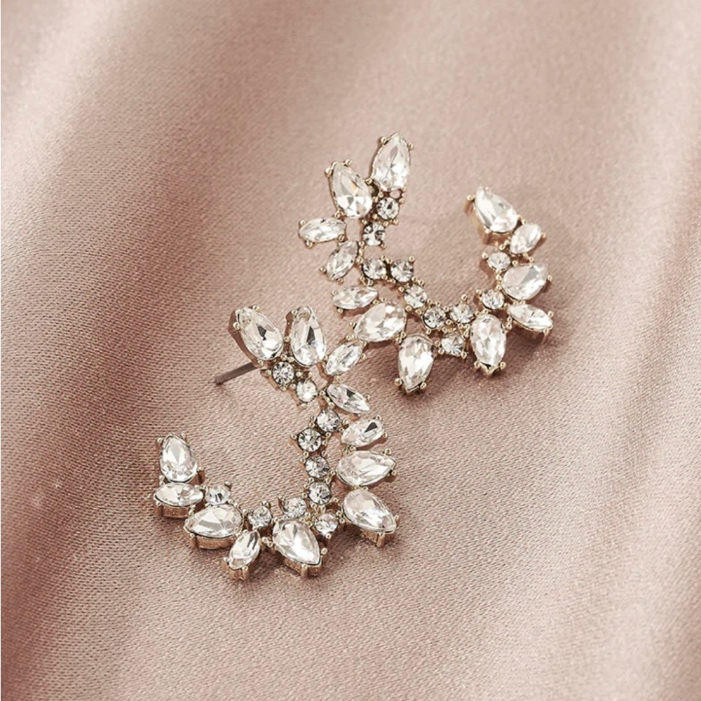 Lupe Crescent Studs - Gold